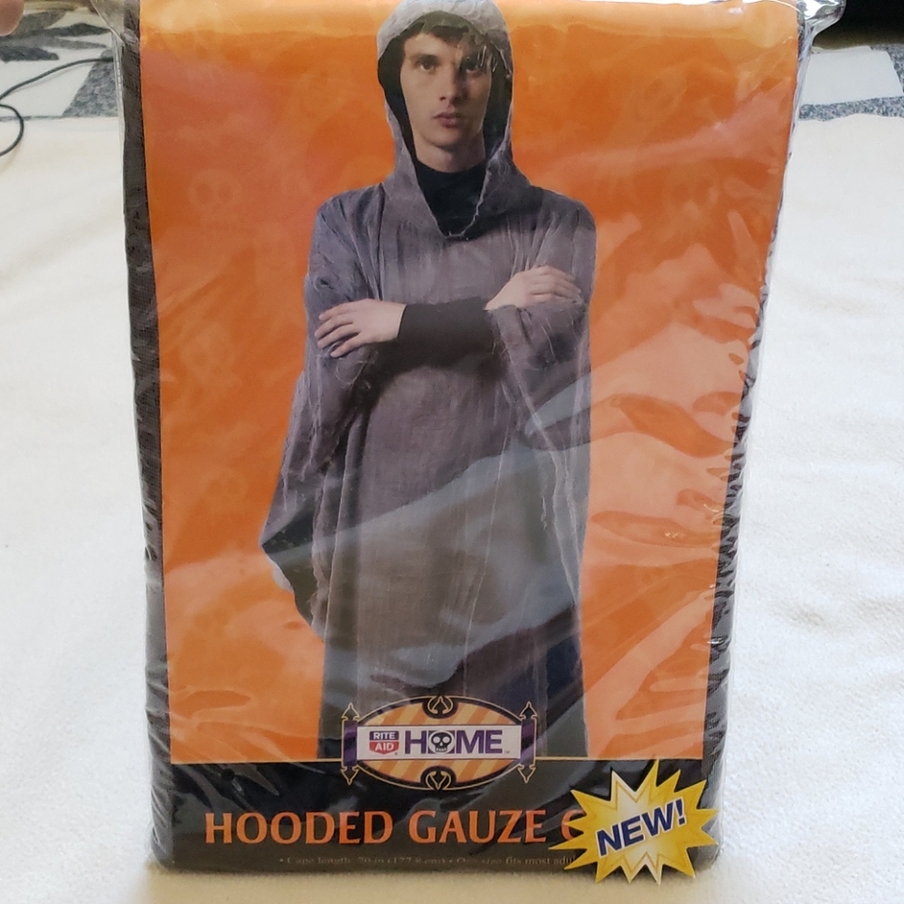 Hooded gage cape
